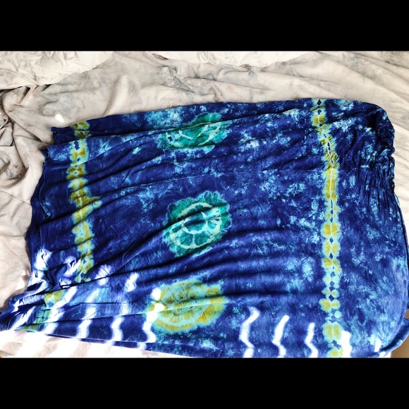 Handmade Tie-dye Infinity Scarf - Picture 3 of 6